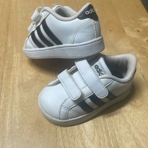 Toddler adidas size 5